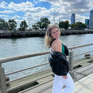 Meet your Posher, Cassie